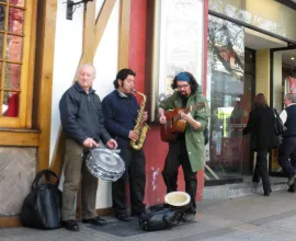 Street Performers in Santiago