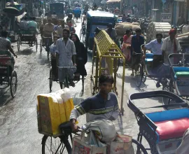 Busy traffic in the streets of Delhi.