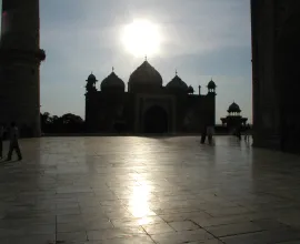 A mosque at the Taj Mahal.