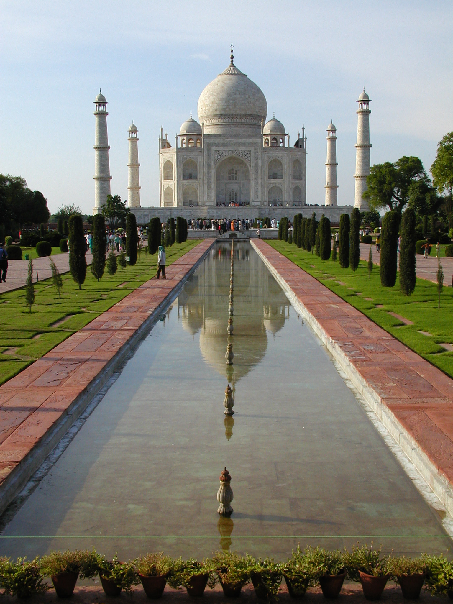 The pool in front of the Taj Mahal 