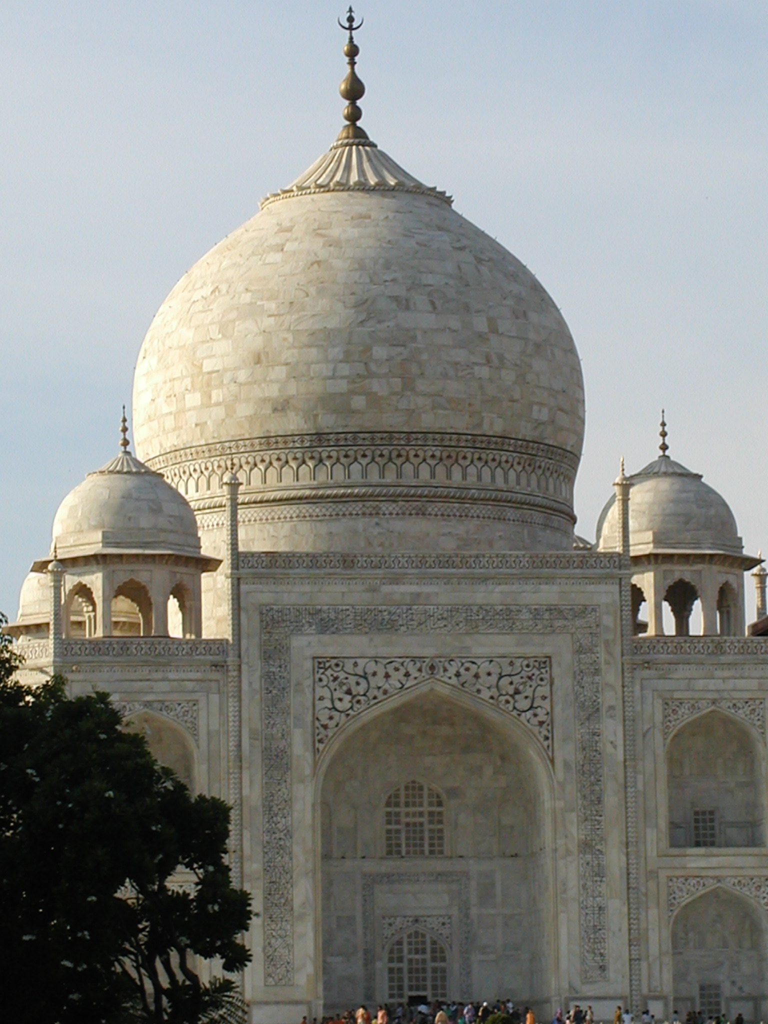 The top dome of the Taj Mahal 